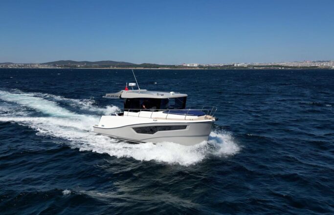 32 Feet Cruiser